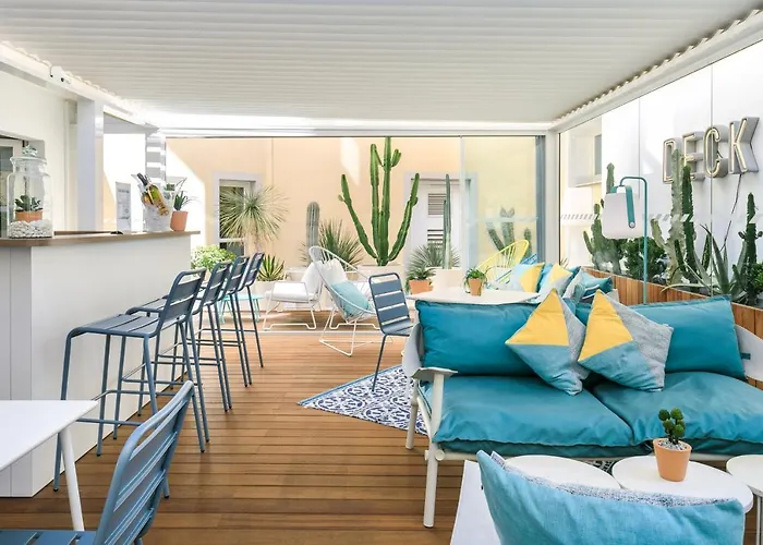 The Deck Hotel By Happyculture